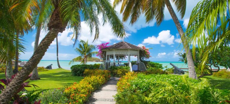 5 Tips for Planning a Budget-Friendly Destination Wedding