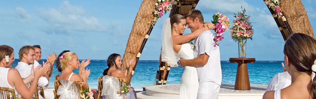 Why is dreams riviera cancun resort a great budget friendly option for an all-inclusive destination wedding 