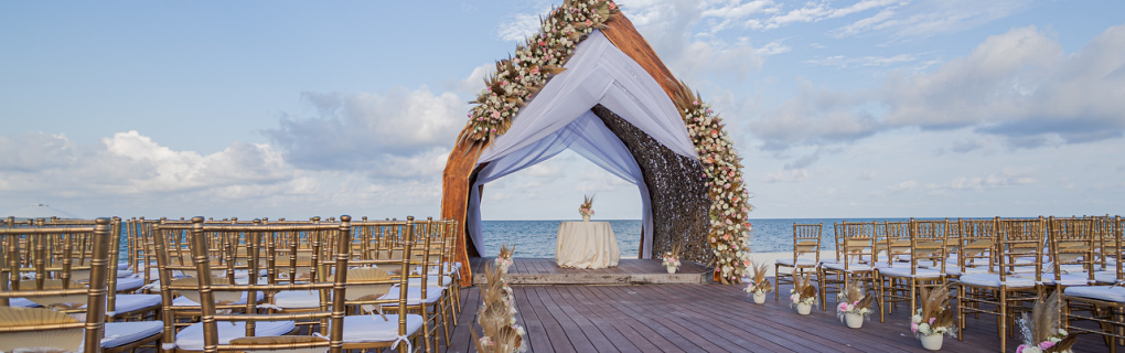 Top pain points US-based couples have when trying to book and plan a destination wedding at an all-inclusive resort in Mexico, Caribbean, Central America and beyond, and how a specialized destination wedding travel agent can help 