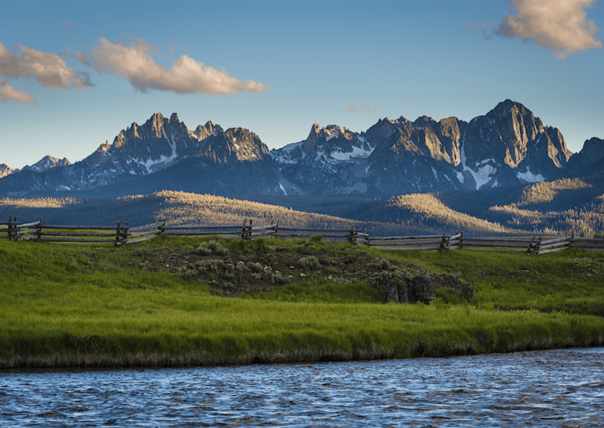 become a travel agent in idaho