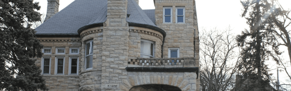 Why Illinois is a great place to become a travel agent who specializes in Hawaii Illinois work as a travel agent in Illinois and sell trips to Hawaii. 