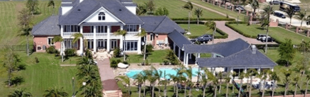 Why Louisiana is a great place to become a travel agent who specializes in Hawaii Louisiana work as a travel agent in Louisiana and sell trips to Hawaii. 