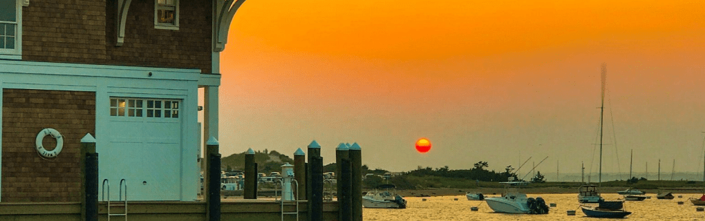 Why Rhode Island is a great place to become a travel agent who specializes in Hawaii Rhode Island work as a travel agent in Rhode Island and sell trips to Hawaii. 