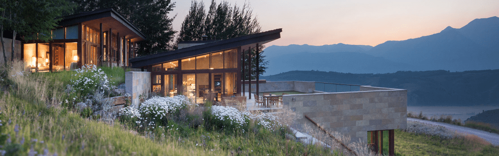 Why Wyoming is a great place to become a travel agent who specializes in Hawaii Wyoming work as a travel agent in Wyoming and sell trips to Hawaii. 