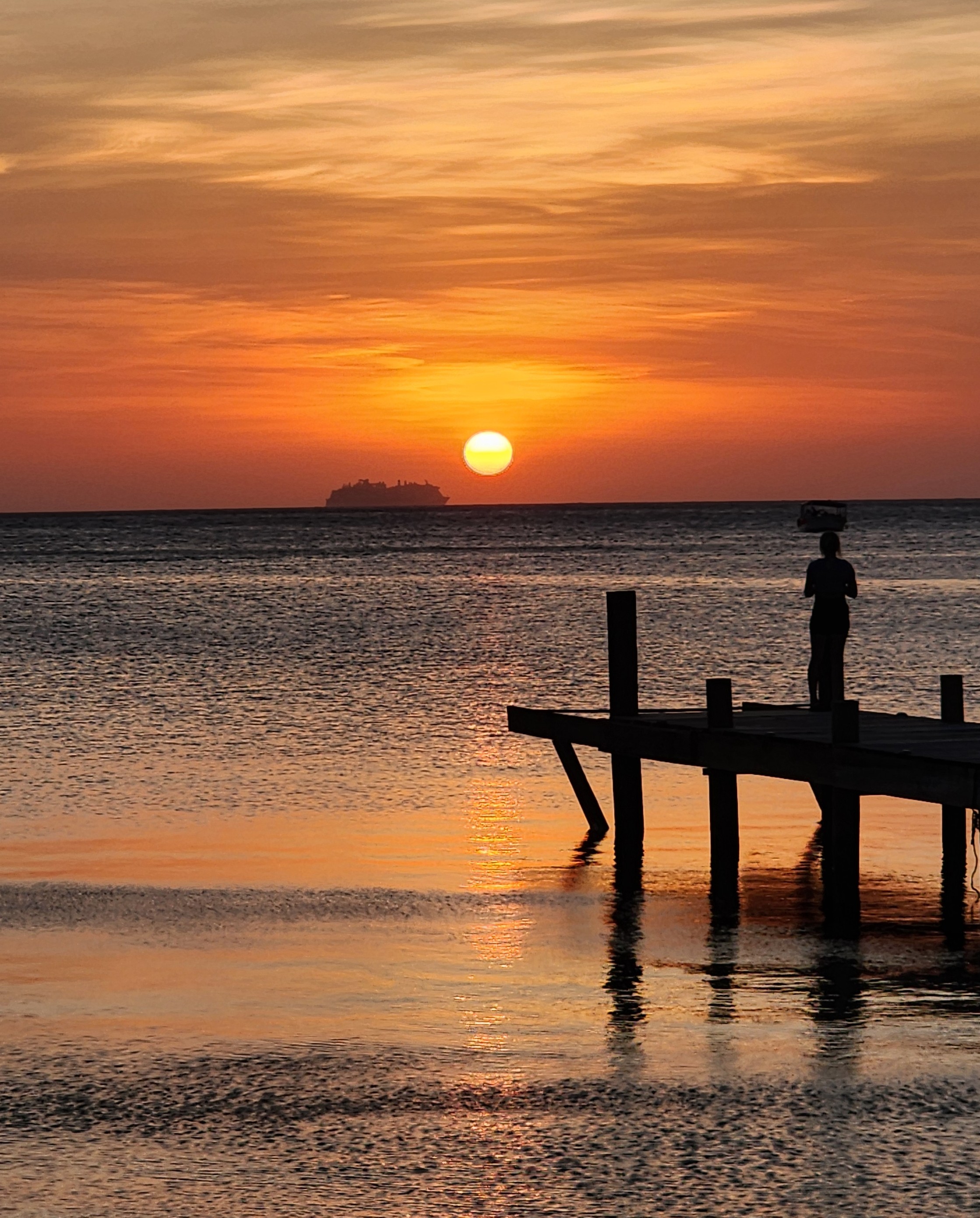 from-port-stop-to-paradise-why-roatan-is-worth-staying-longer