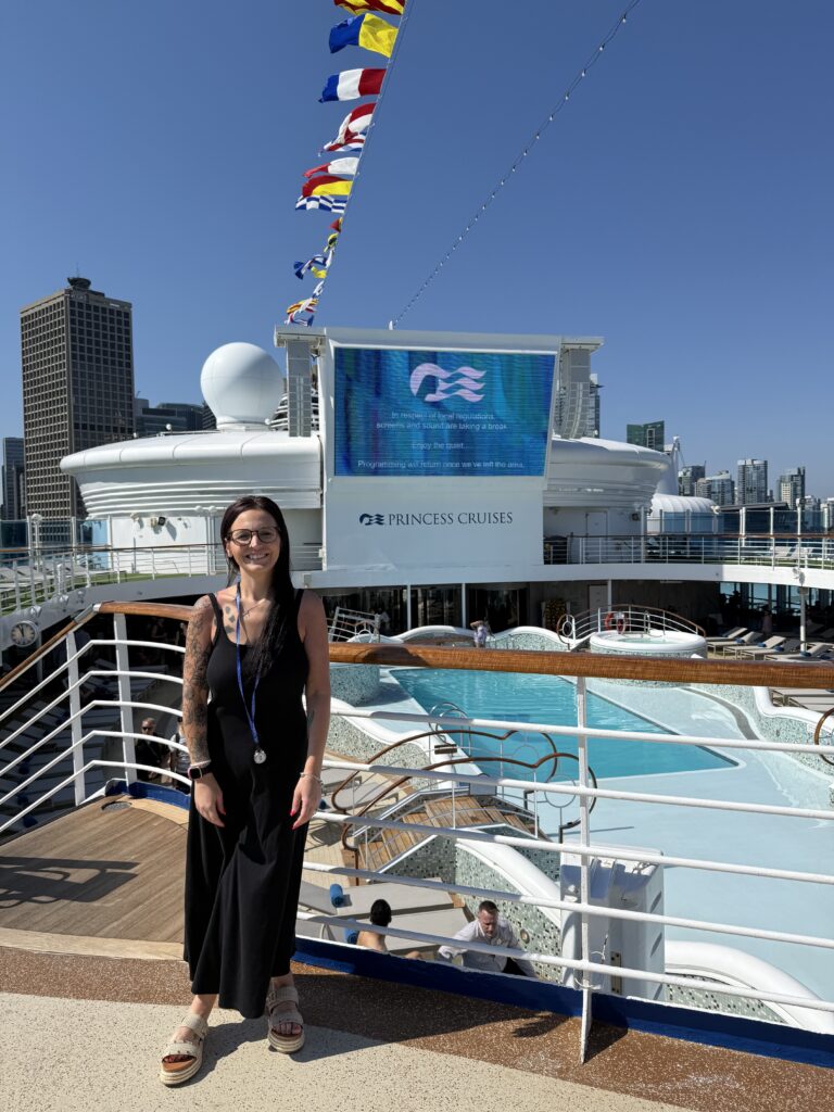 🚢 This Is Why Everyone’s Booking Cruises in 2026 — And What You Need to Know Before You Do