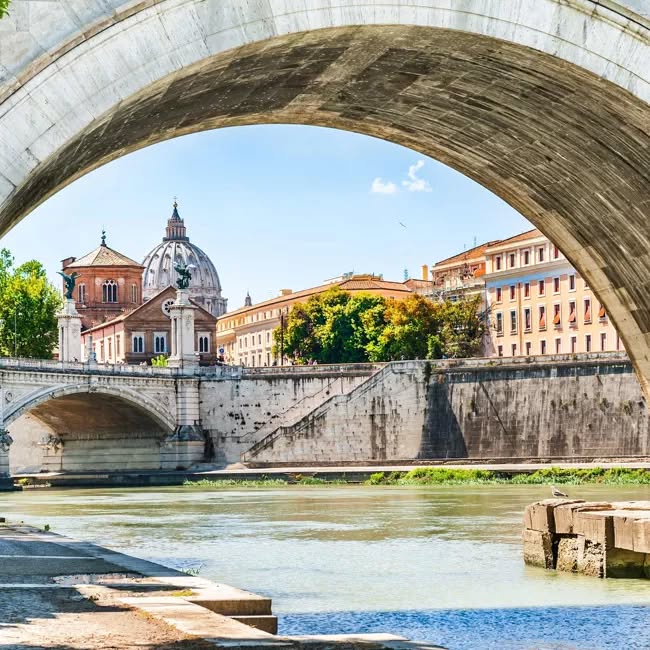 Guided Touring : Italy