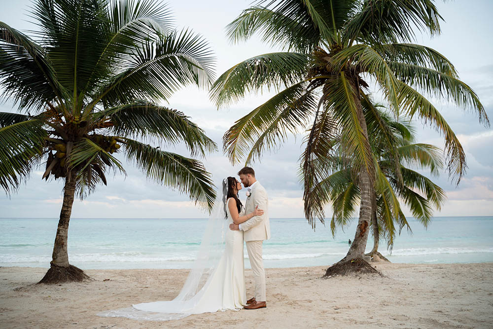 Romance in Gold Ceremony