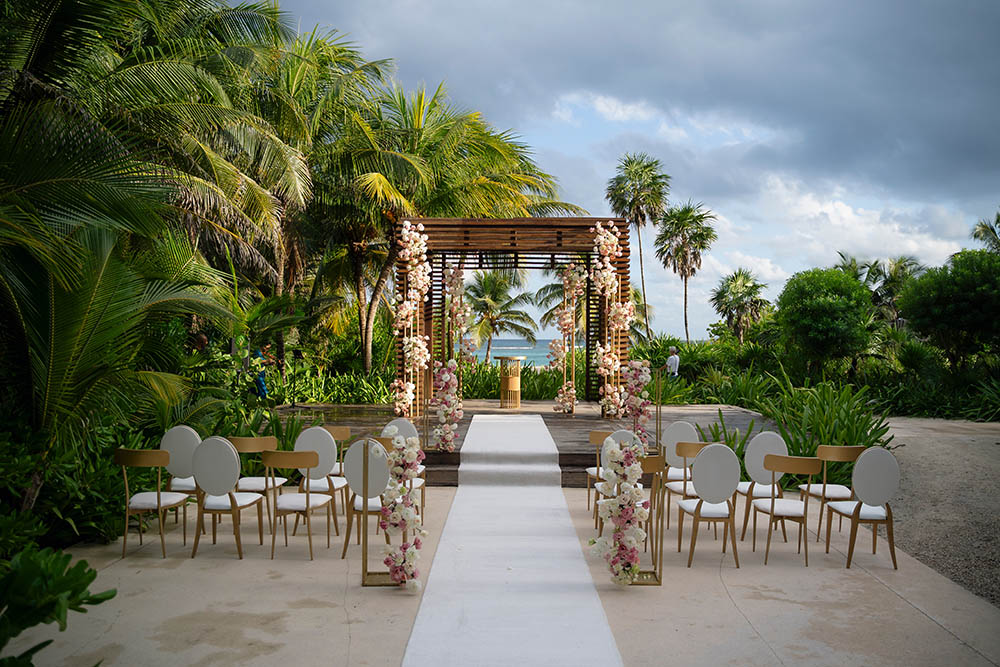 UNICO 20 87 Wedding Logistics