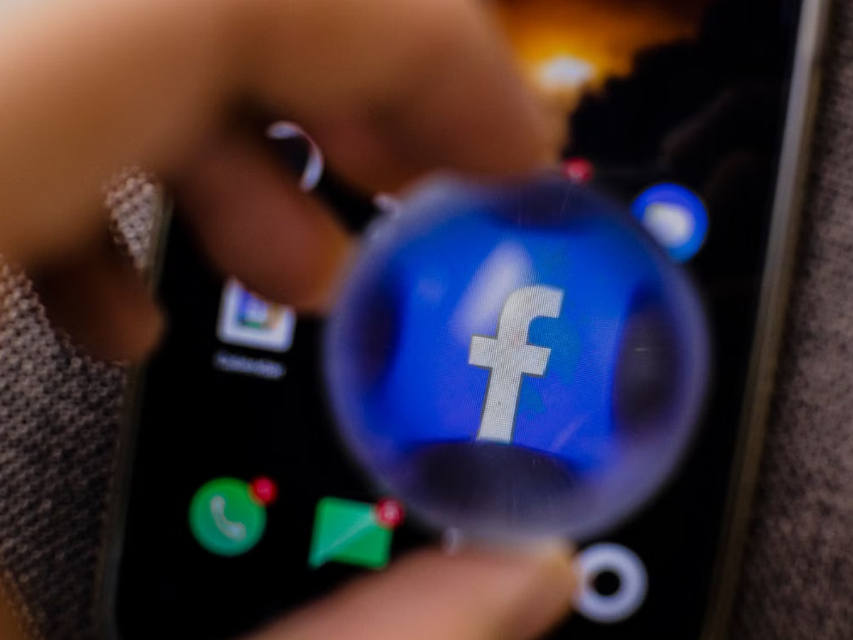 Why Travel Advisors Must Use Public Facebook Groups: The Blueprint for Organic Reach and Client Referrals